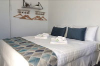 Newcastle Accommodation Tighes Hill - Lennox Head Accommodation
