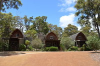 Jarrah Glen Cabins - QLD Tourism