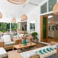 Pineapple Petes Beach House - Palm Beach Accommodation