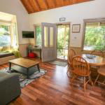 Alpine Arnica Cottage 2 - Accommodation Sunshine Coast
