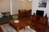 City Escape 3BD in Adelaides East End 6 - Palm Beach Accommodation