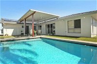 Palm 95 Modern 4 BDRM Home with Pool - Accommodation Port Macquarie