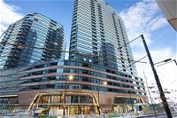 Melbourne Docklands Luxury Seaview Apartment - Bundaberg Accommodation