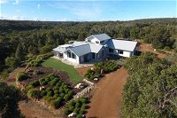 The White House at Wallcliffe Farms - Accommodation Cooktown