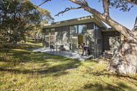 Ecocrackenback 10 'Sustainable chalet close to the slopes.' - Accommodation Redcliffe