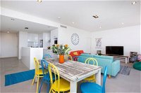 Colour and Swank at the Mill in the Heart of the CBD - Accommodation Bookings
