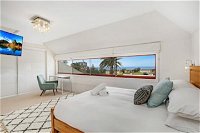 Newcastle Executive Homes - Oceanview Terrace - Accommodation Tasmania