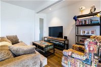 MAXINE 1BDR Collingwood Apartment - Australia Accommodation