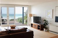 Bayview Beachfront Apartment - Accommodation BNB
