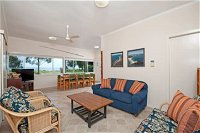 Sandy Shores 18 Corlette Point Road - Geraldton Accommodation