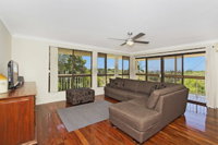 KINGSCLIFF HOLIDAY HOME on the HILL SYDS VIEW - QLD Tourism