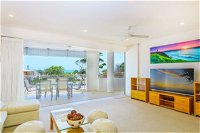 Azura Ocean View Holiday Apartment - Carnarvon Accommodation