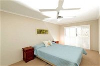 Kingsview Apartment 4 - Palm Beach Accommodation
