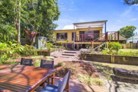 CABARITA BEACH BLISS HOLIDAY HOME on the LAKE - Tweed Heads Accommodation