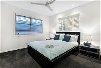 Sunrise Executive 5 Bedroom Home - Bundaberg Accommodation