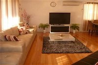 Cowes Holiday Haven - Property NO.1 - Bundaberg Accommodation
