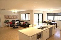 7 Bedrooms House for big Group - Yamba Accommodation