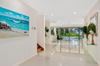 Luxury Living on the Beachfront - QLD Tourism