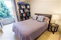 Cozy Apartment in Waverton - Accommodation Sydney
