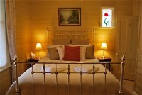 Kelly  Wright Luxury Accommodation - QLD Tourism