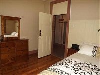 Rosalea Guesthouse - Geraldton Accommodation