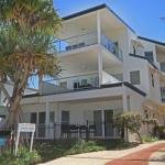 Unit 2 Beach Gallery 9 Andrew Street Point Arkwright 500 BOND LINEN SUPPLIED - Accommodation Burleigh