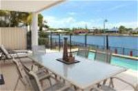 St Lucia 11 Four Bedroom Canal Home with Pool - Accommodation Port Macquarie