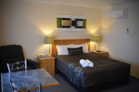 Arkana Motor Inn  Terrace Apartments - Accommodation Bookings