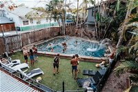 Calypso Inn Backpackers Resort Hostel - QLD Tourism