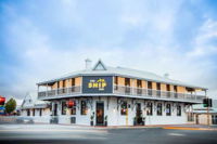 Nightcap at the Ship Inn - QLD Tourism