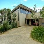 STYLISH HOLIDAY HOME OPPOSITE SURF - Hotels Melbourne