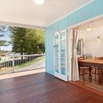 The Blue House flat walk to river  beach - Accommodation Brisbane