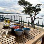 6 SHOAL TOWERS 11 SHOAL BAY RD STUNNING WATER VIEWS  PERFECT LOCATION - Accommodation Melbourne