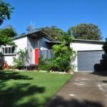 10 Double Island Drive Modern family home centrally located swimming pool  outdoor area - Accommodation Main Beach
