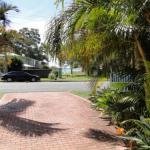 2 Copacabana 61 Sandy Point Road cute unit with water views from the balcony - Bundaberg Accommodation