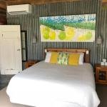 Bed in a Shed Vineyard Stay - Taree Accommodation
