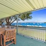 Sunset Beach House Soldiers Point Sleeps 9 - Accommodation Bookings