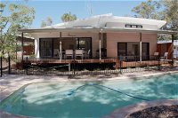 33 Esprit Drive Rainbow Shores Style Comfort  Relaxation Pets Welcome Pool - Accommodation Redcliffe