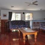 23 Carlo Road Lowset family home within walking distance to the shopping centre. Pet friendly - Lennox Head Accommodation