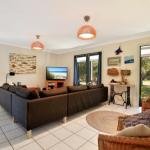 Innisfree Pet Friendly 2 Mins to Beach - Accommodation Redcliffe