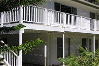 Wonky Pine Beach House NARRWALLEE 4 bedroom - Accommodation Bookings