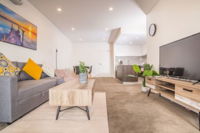 Refreshing 2bed2bath APT in Upcoming Liverpool - Accommodation NSW