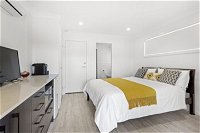 Dolphin Studio Apartment 1a Ocean Street - Accommodation Batemans Bay
