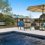Sinden Park garden swimming pool rural vistas - Accommodation Sydney