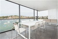 Harbour Front Single Level Apartment - Accommodation Search