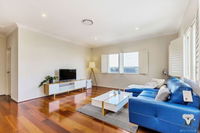 Rochedale Spacious Holiday 4 Bedrooms House Qro009 - Accommodation Adelaide