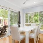 6 Ibis Court Modern tropical family home with inground swimming pool  outdoor entertaining area - Tourism Canberra