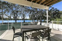 Stunning River House 51 Hilton Esplanade - Accommodation Perth