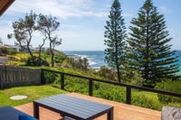 Seaview Pet Friendly with Stunning Views 1 Min to Beach - Schoolies Week Accommodation
