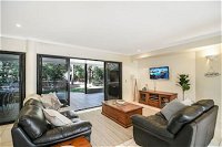 Home Away From Home 38 Redwood Avenue Marcus Beach Noosa Area - Accommodation Broome